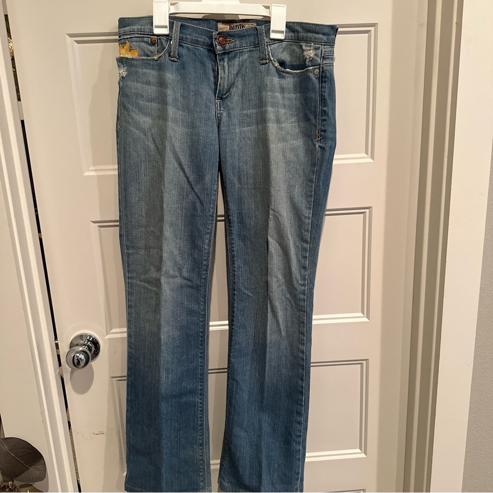 Indie blue denim Embroidered On Back pockets Bootcut leg jeans W28